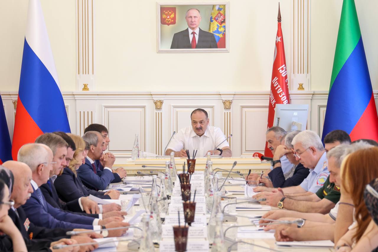 Сергей Меликов проводит заседание общественного совета республиканской программы развития «Доблесть гор»