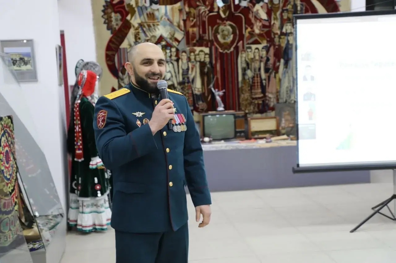 Участник программы «Доблесть гор» Рамазан Гираев принял участие в мероприятии, посвященном Дню работника гражданской авиации.